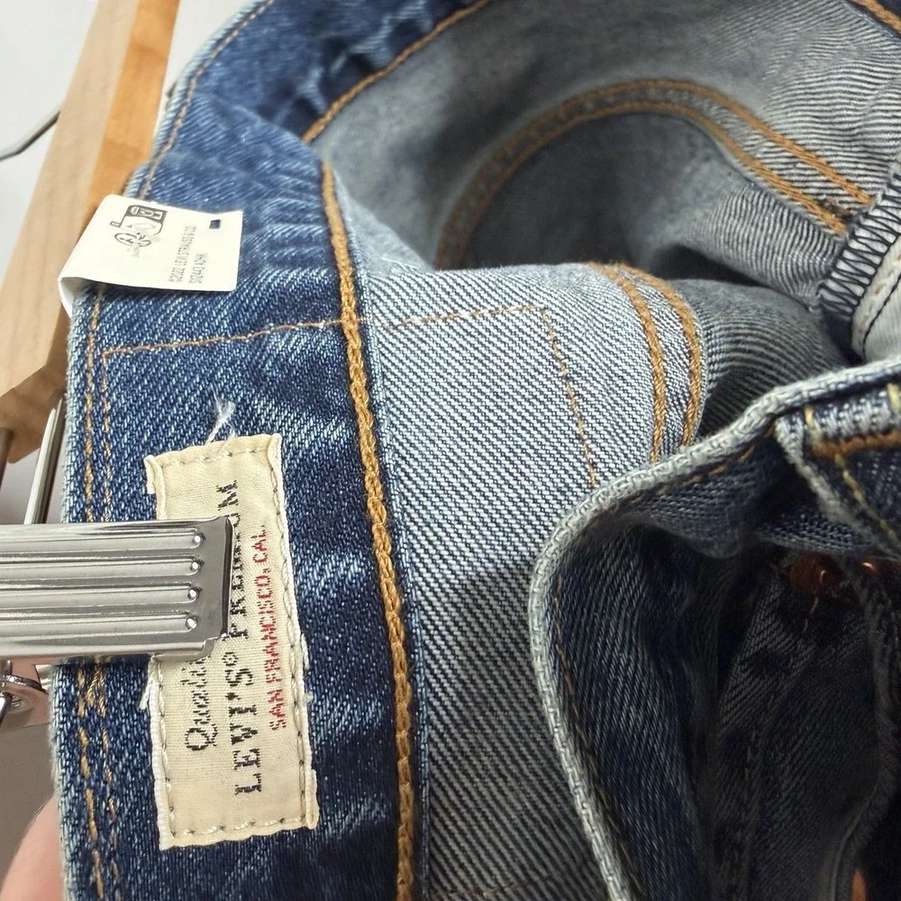Levis levis 568
